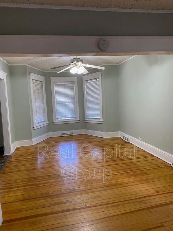 806 Park Ave #1 - Photo 2 of 16