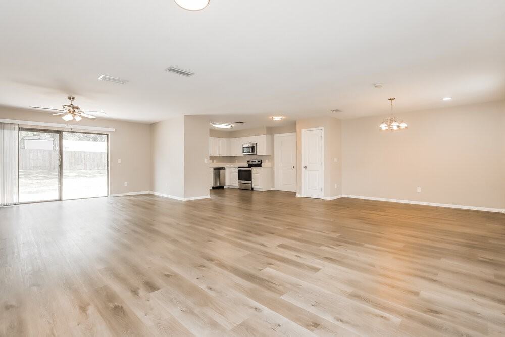 606 Rosemarie Ave - Photo 3 of 16