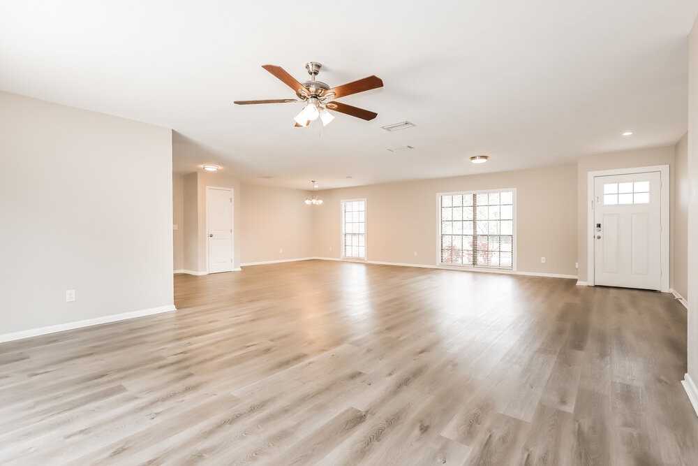 606 Rosemarie Ave - Photo 4 of 16