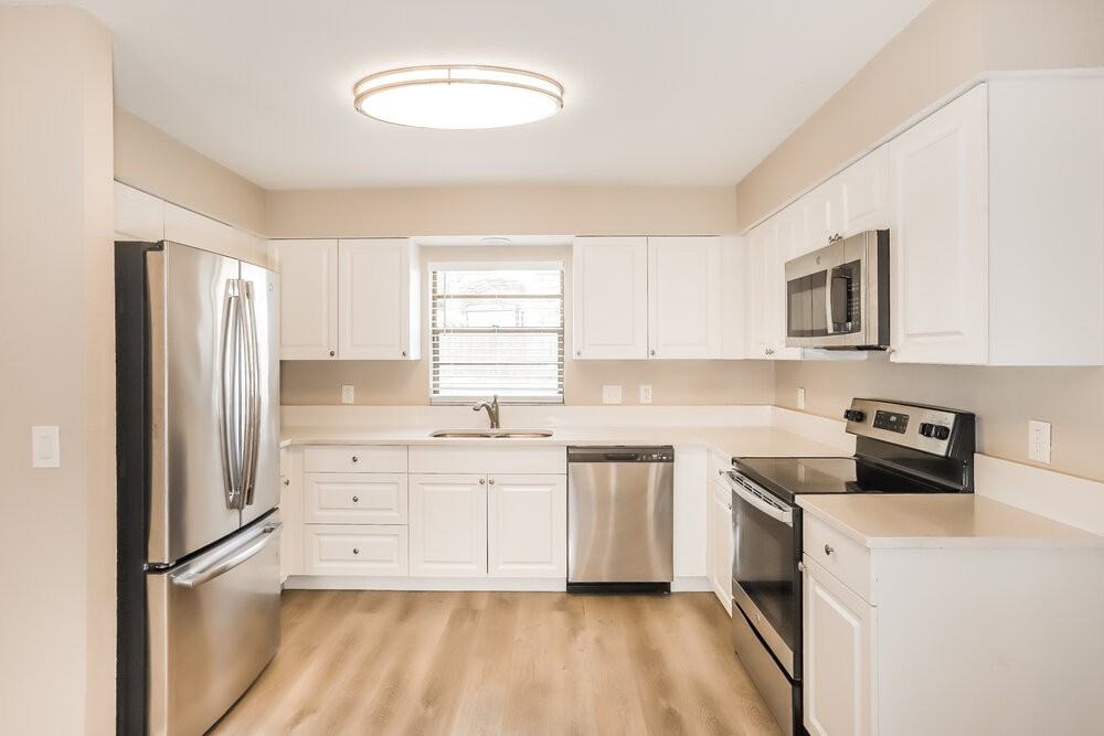 606 Rosemarie Ave - Photo 6 of 16