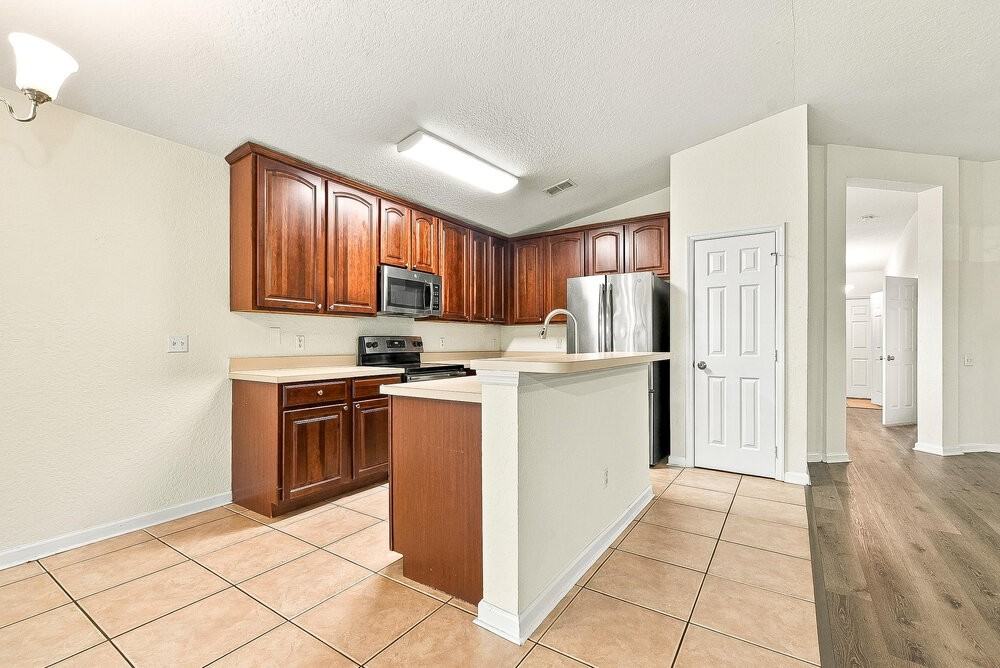 2258 Meadow Oak Cir - Photo 6 of 16