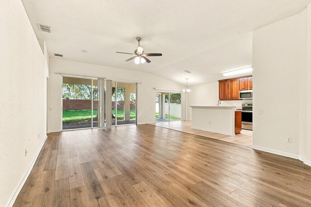 2258 Meadow Oak Cir - Photo 7 of 16