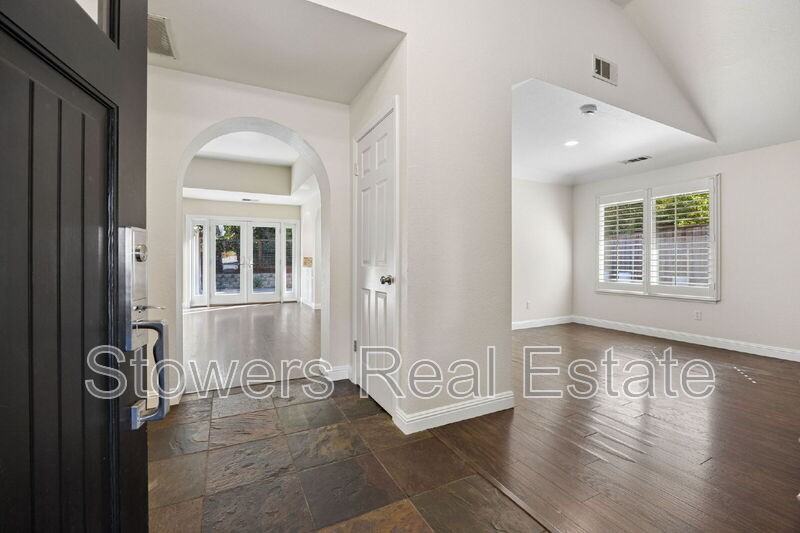 26 Driftwood Ct - Photo 3 of 49