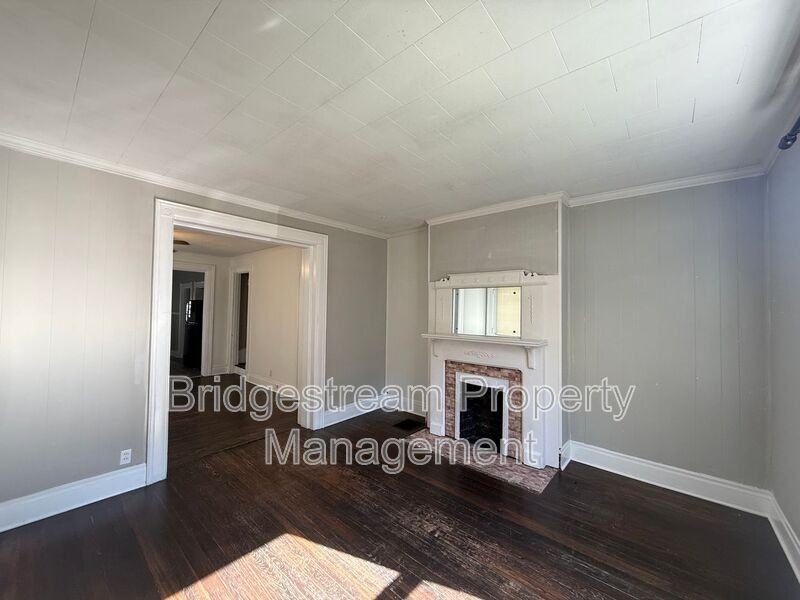 119 E Foraker St - Photo 3 of 9
