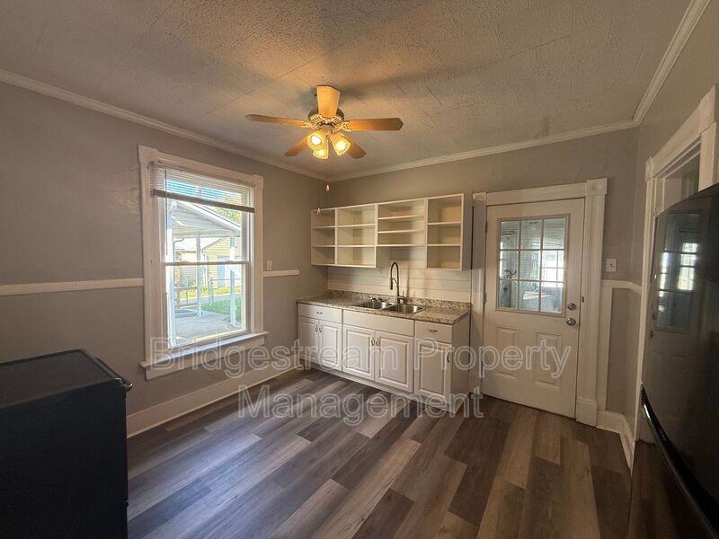 119 E Foraker St - Photo 4 of 9
