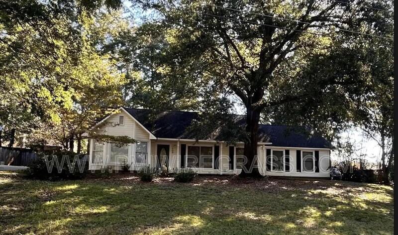 108 Edinburg Dr - Photo 3 of 8