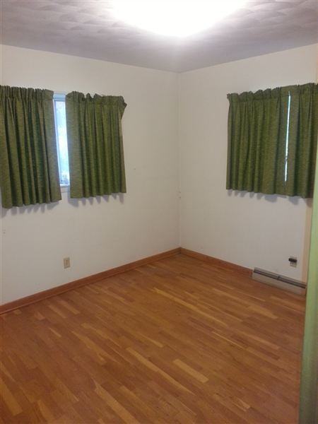 2910 S Deerfield Ave - Photo 2 of 4
