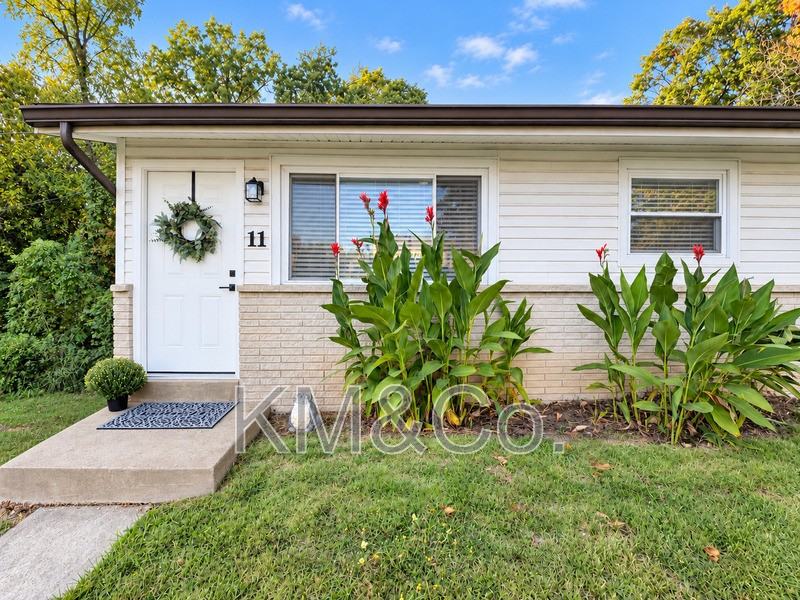 11 Branson Dr