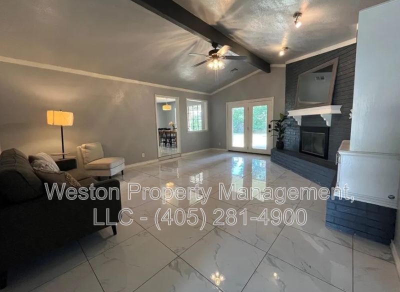 8116 Nw 82nd St - Photo 4 of 13