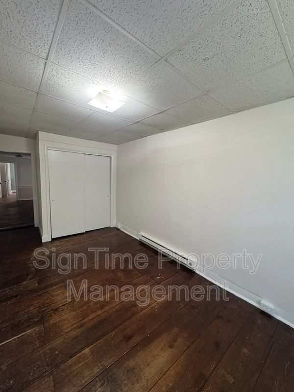 54 E Franklin St #B - Photo 3 of 7