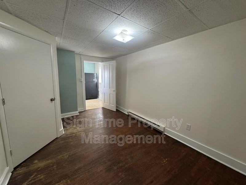 54 E Franklin St #B - Photo 5 of 7