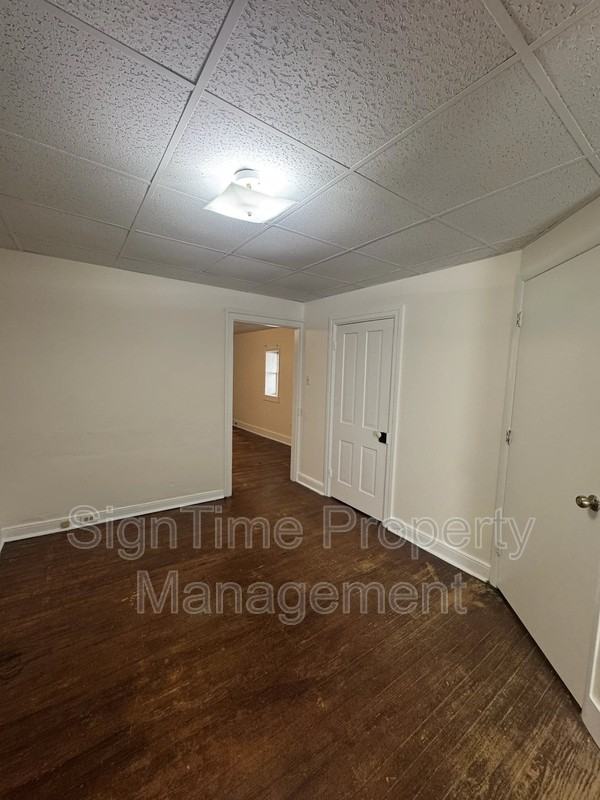 54 E Franklin St #B - Photo 7 of 7