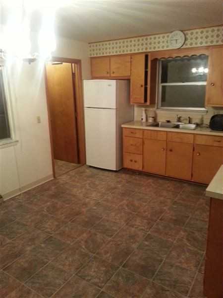 2910 S Deerfield Ave - Photo 3 of 4
