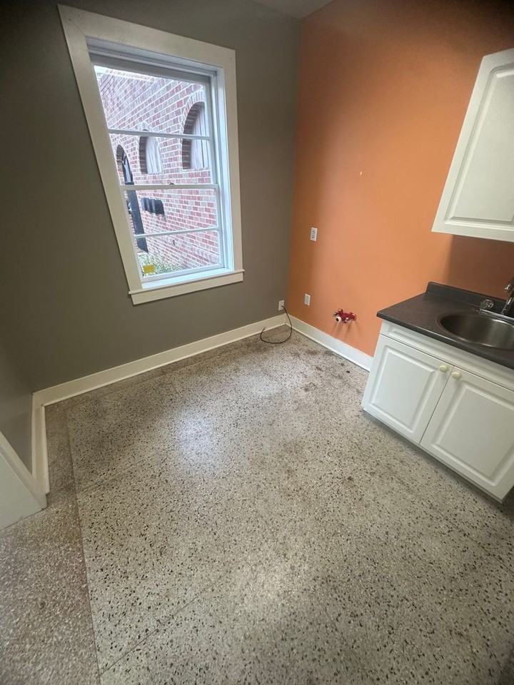 114 N. Cypress Street - Photo 5 of 5