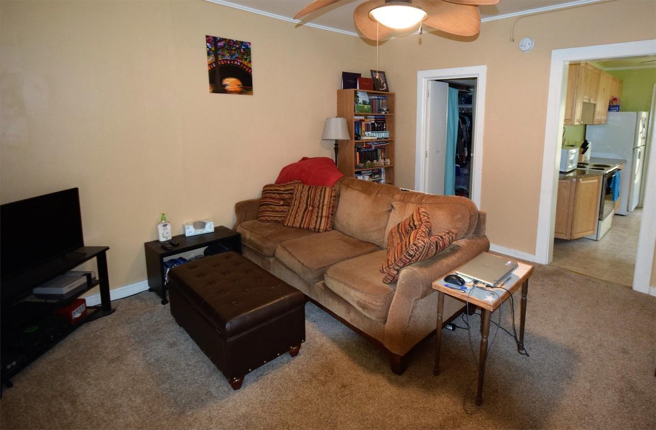 702 1st St Menasha - Photo 3 of 10