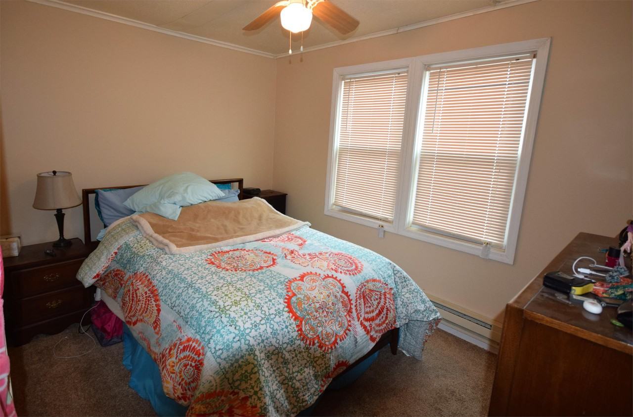 702 1st St Menasha - Photo 5 of 10