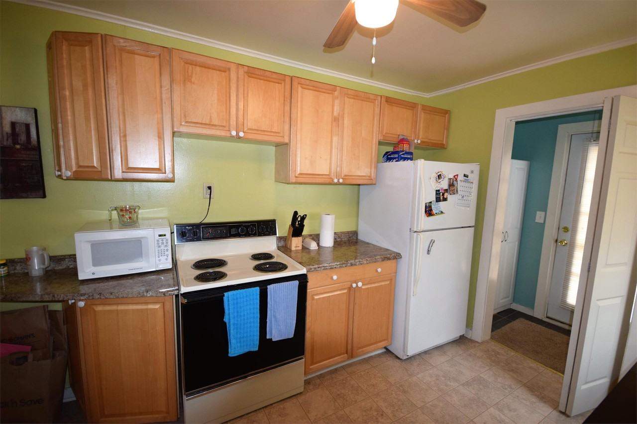 702 1st St Menasha - Photo 7 of 10