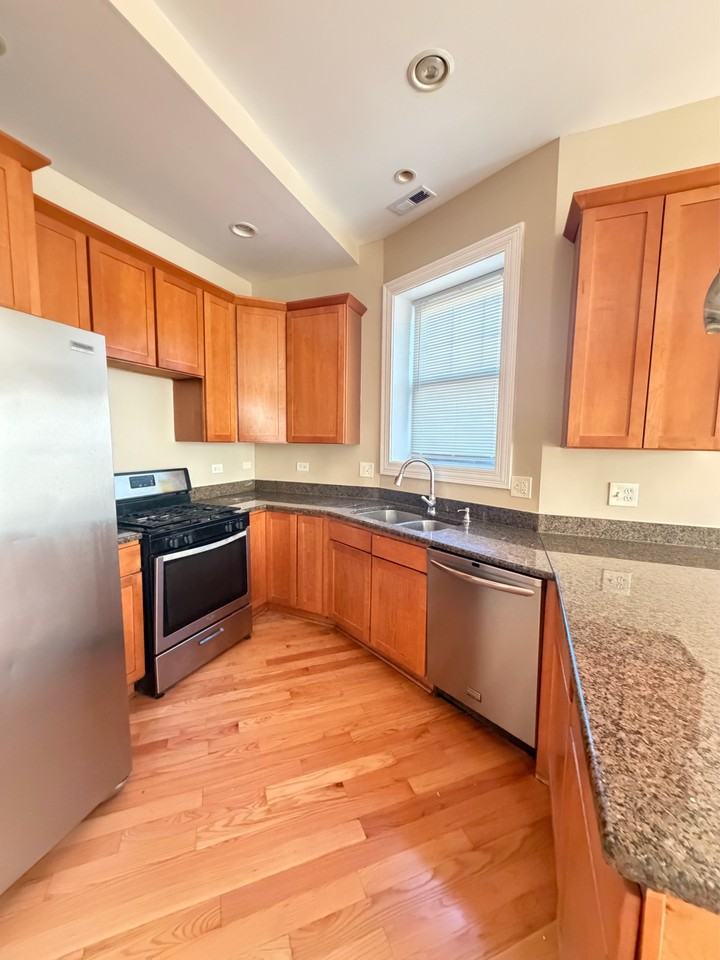724 East 50th Place - Photo 3 of 13