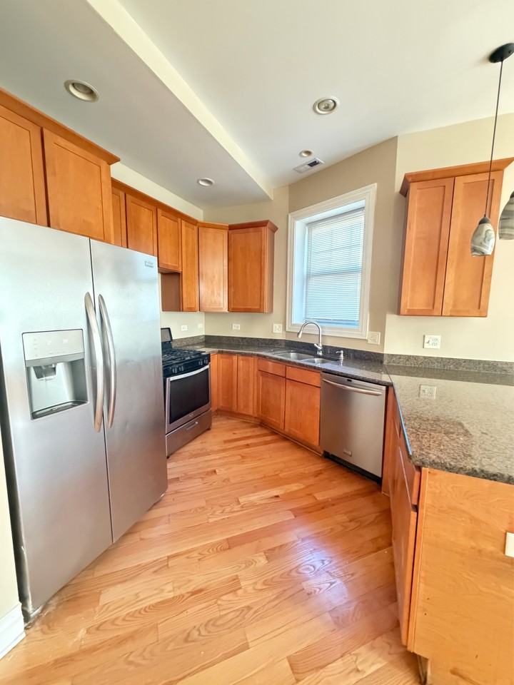 724 East 50th Place - Photo 4 of 13