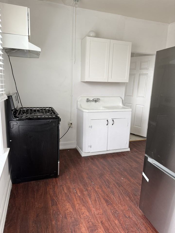 2045 K Street - Photo 5 of 12