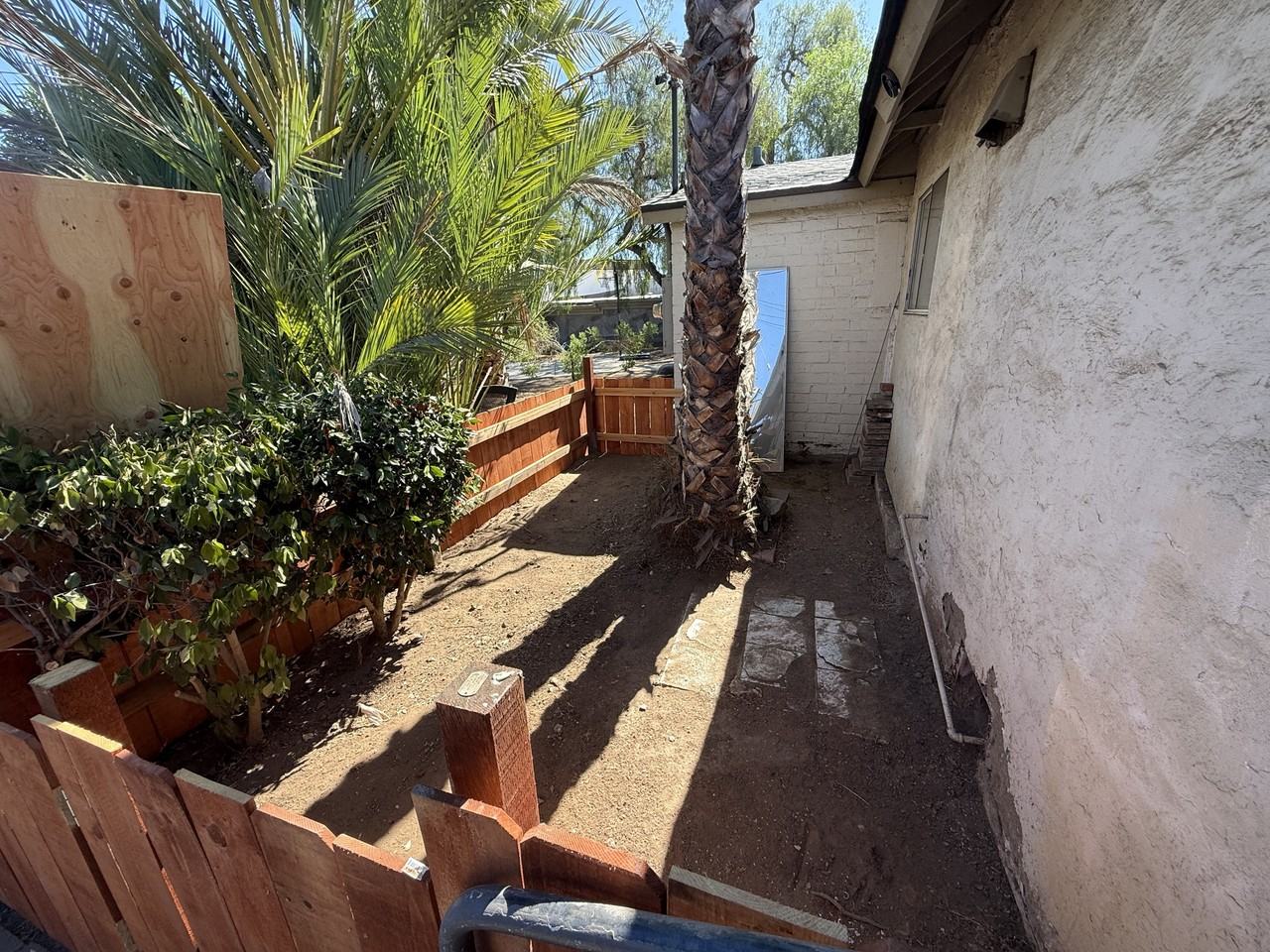 1135 South Santa Fe Avenue - Photo 3 of 10