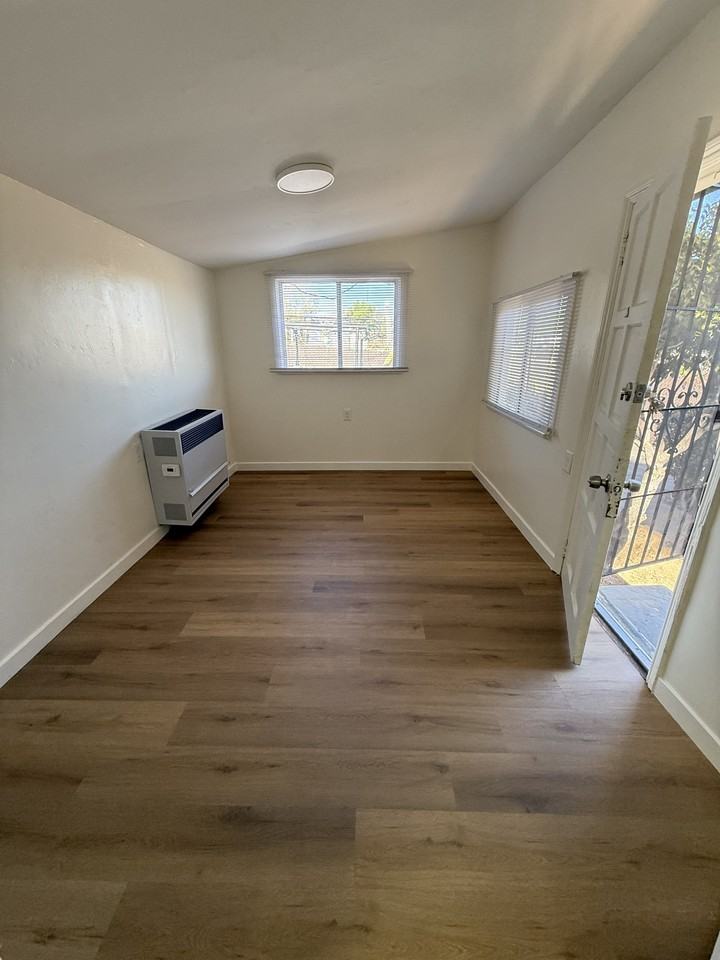 1135 South Santa Fe Avenue - Photo 5 of 10