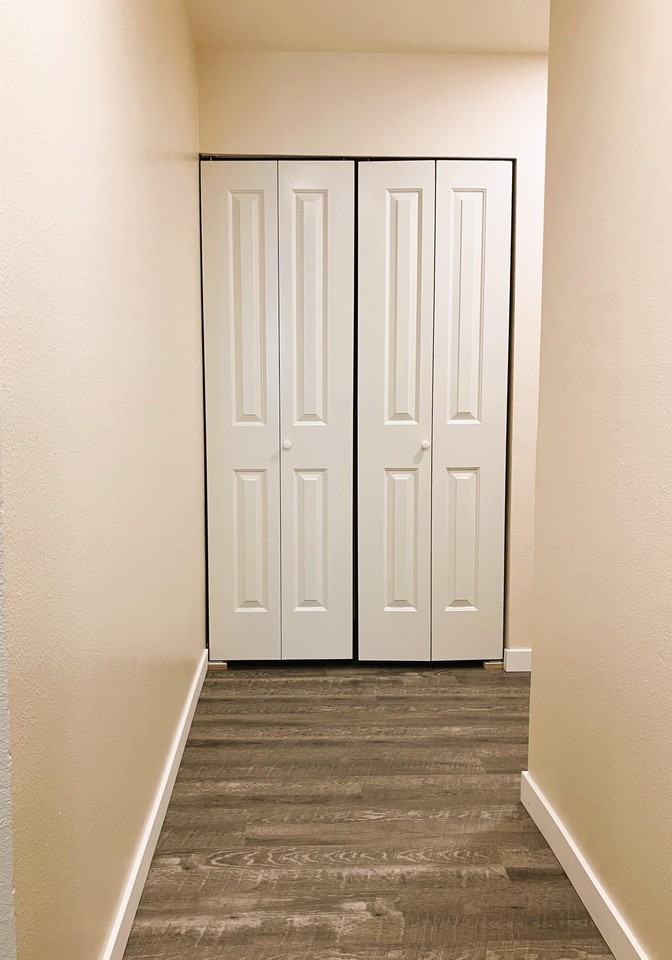 Lee Plaza - Photo 2 of 17
