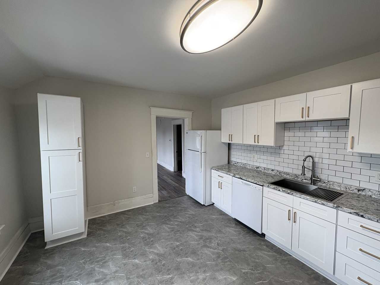 744 Oakland Ave SW - Photo 2 of 9