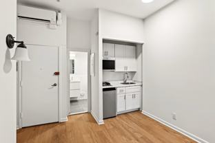 179 Saint Botolph St #5 - Photo 1 of 1
