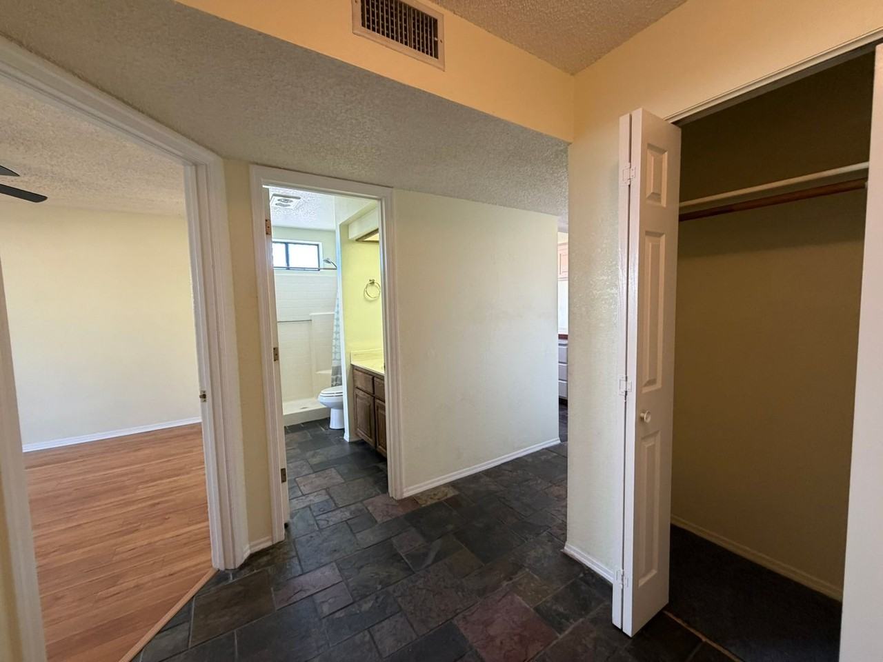 2022 Merrill Ln - Photo 5 of 29