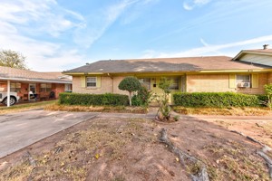 featured image of 829 Drake Dr