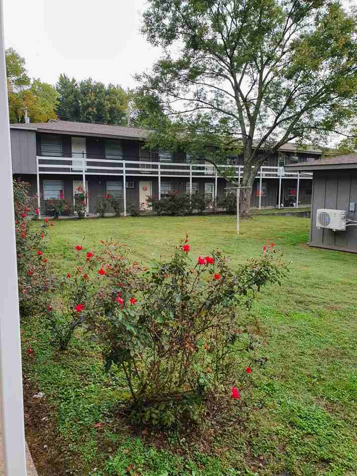 Hillview Apartments - Photo 5 of 6