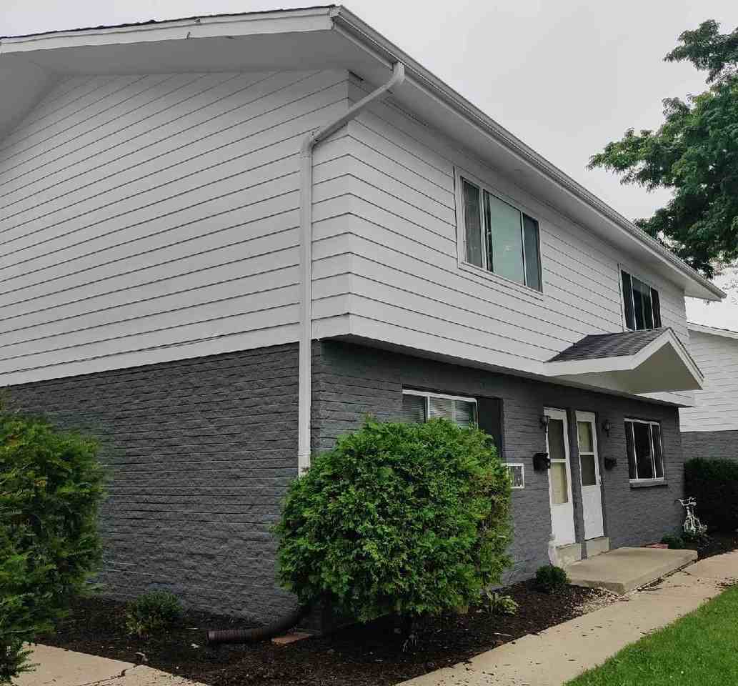 825 East Washington Street - Photo 4 of 5