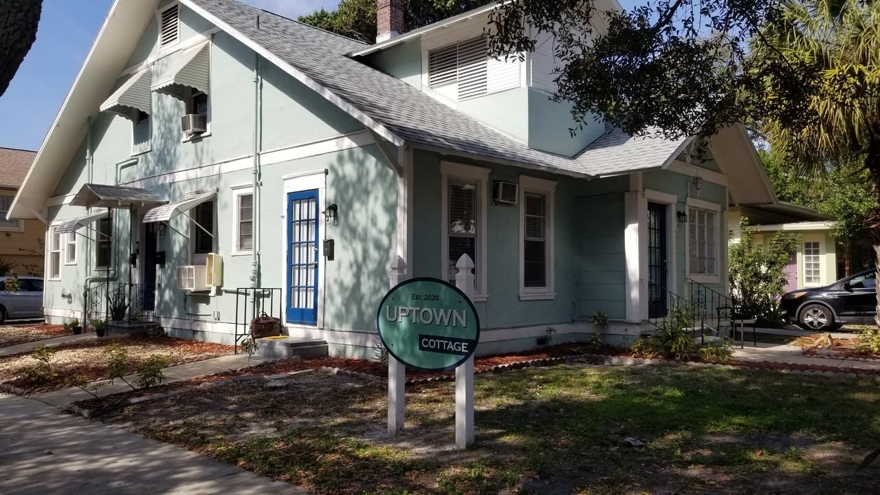 700 Grove Street North - Photo 2 of 19