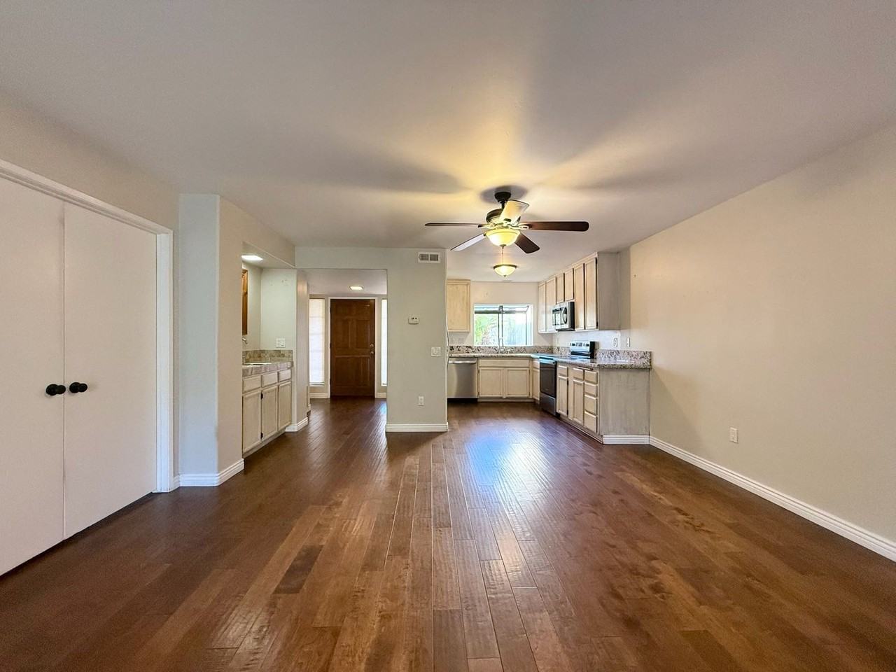 7303 Calle De Fuentes - Photo 4 of 21