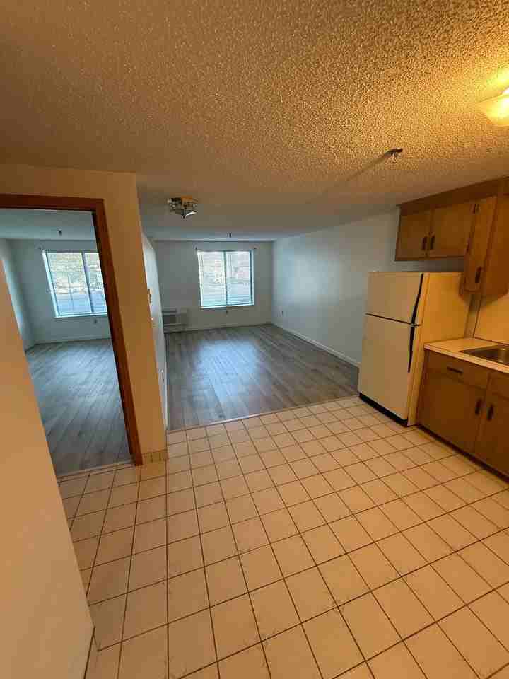 260 East Street - Photo 5 of 11