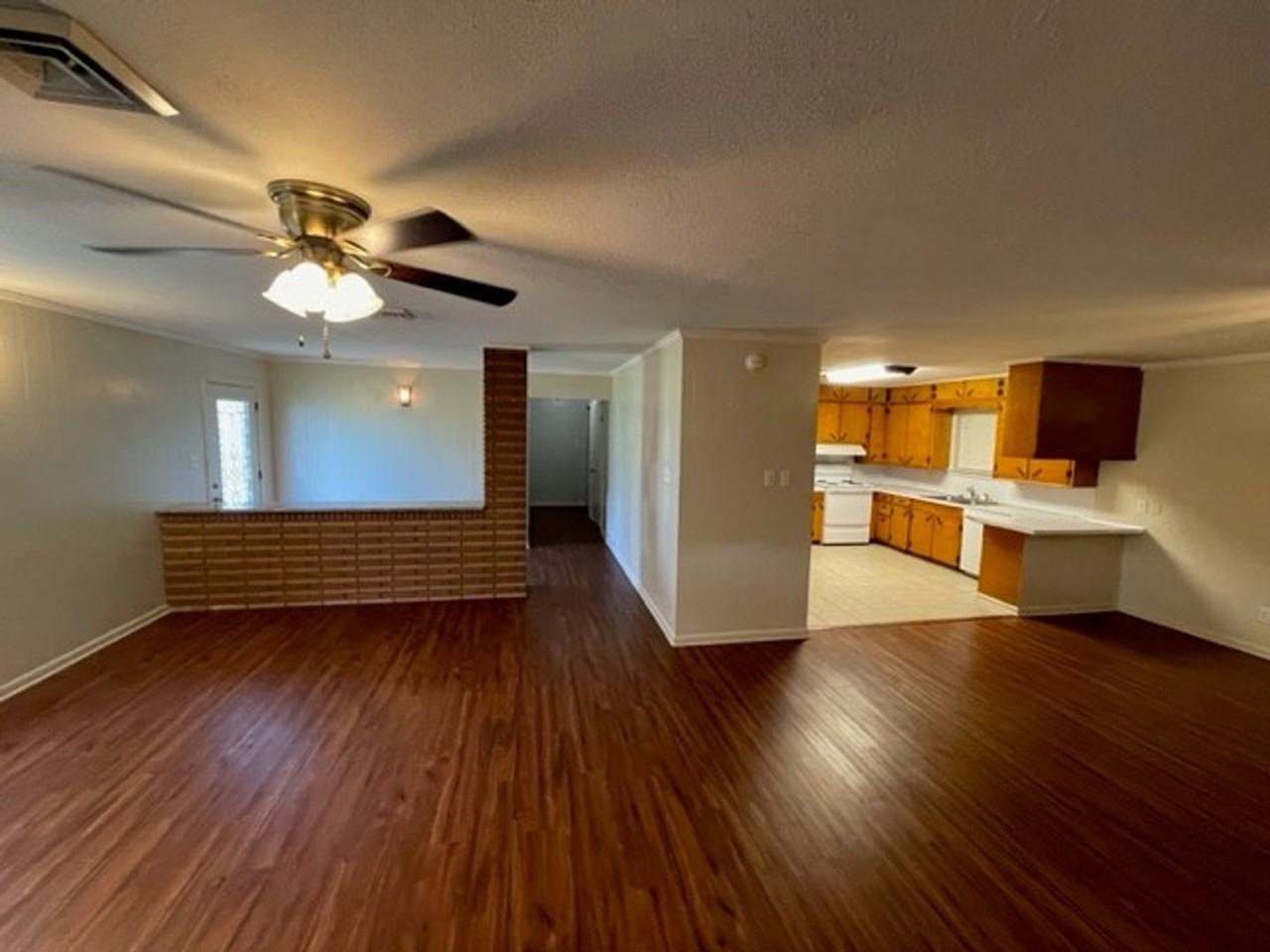 113 Eunice Street - Photo 5 of 34