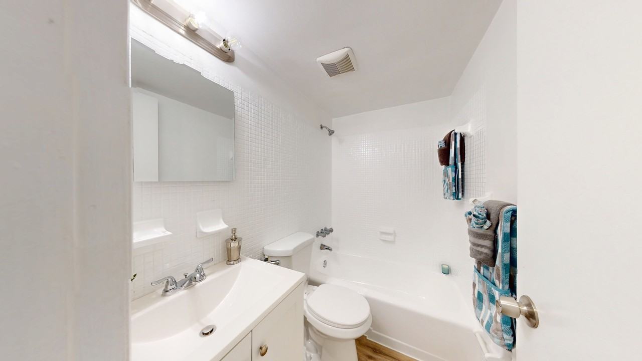 444 SW 27th Avenue - Photo 6 of 47