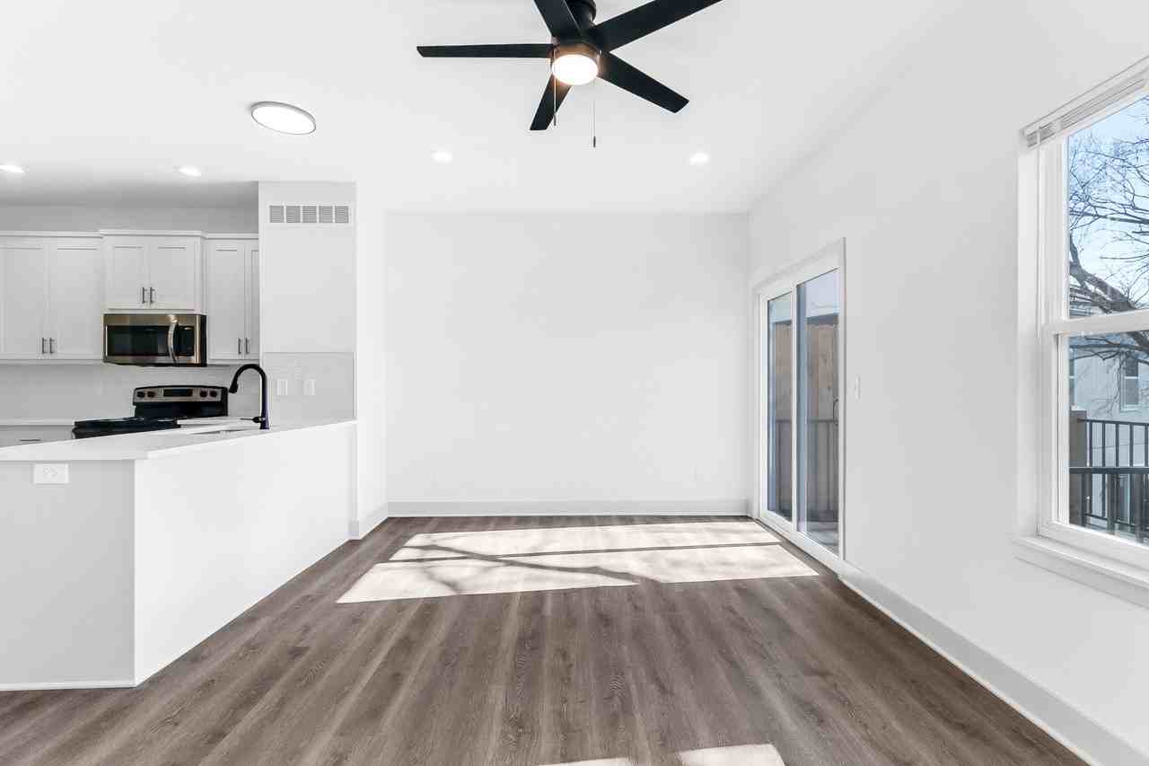 Eagle Creek Townhomes - Photo 6 of 50