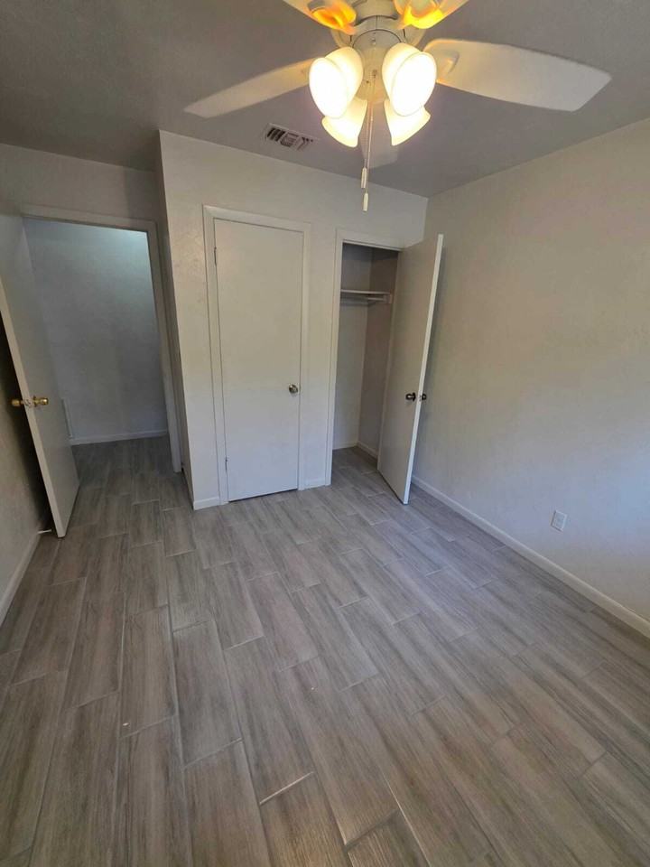 4511 Southwest 71st Terrace Unit 2 - Photo 3 of 12