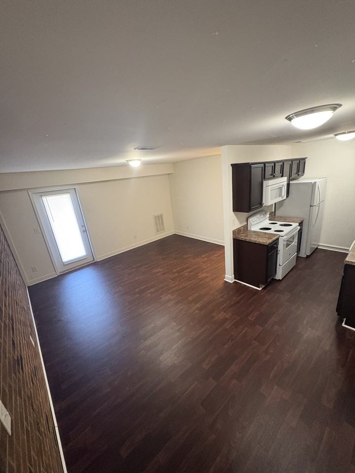 Brookwood Apartments 1035 - Photo 2 of 9