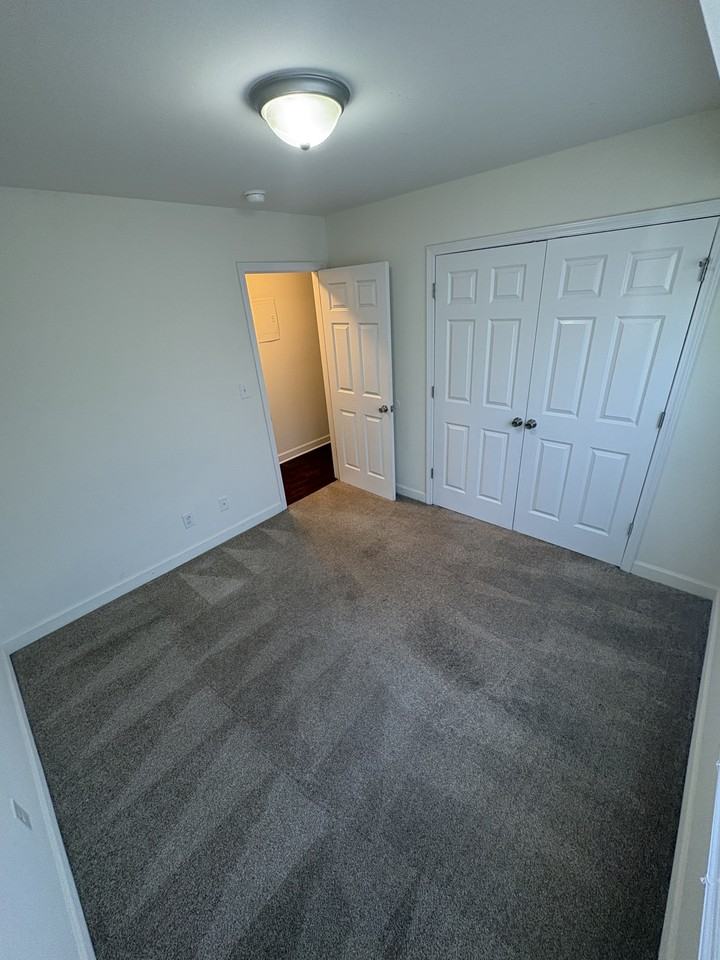 Brookwood Apartments 1035 - Photo 4 of 9