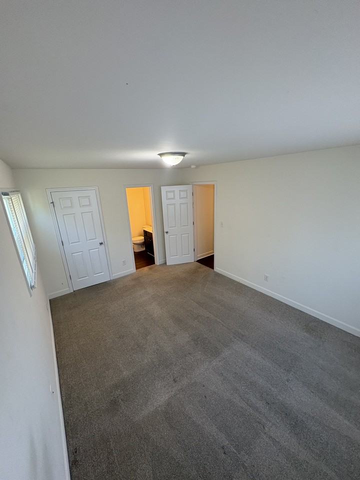 Brookwood Apartments 1035 - Photo 6 of 9
