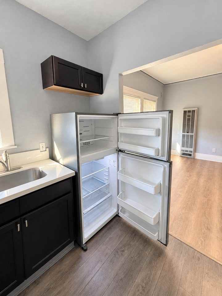 1131 Bella Vista Avenue - Photo 7 of 20