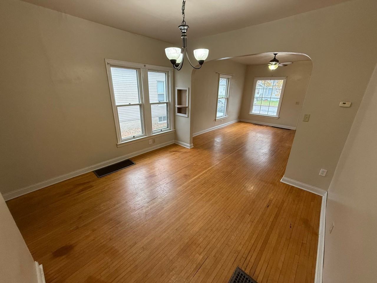 107 4th Ave Se - Photo 5 of 19