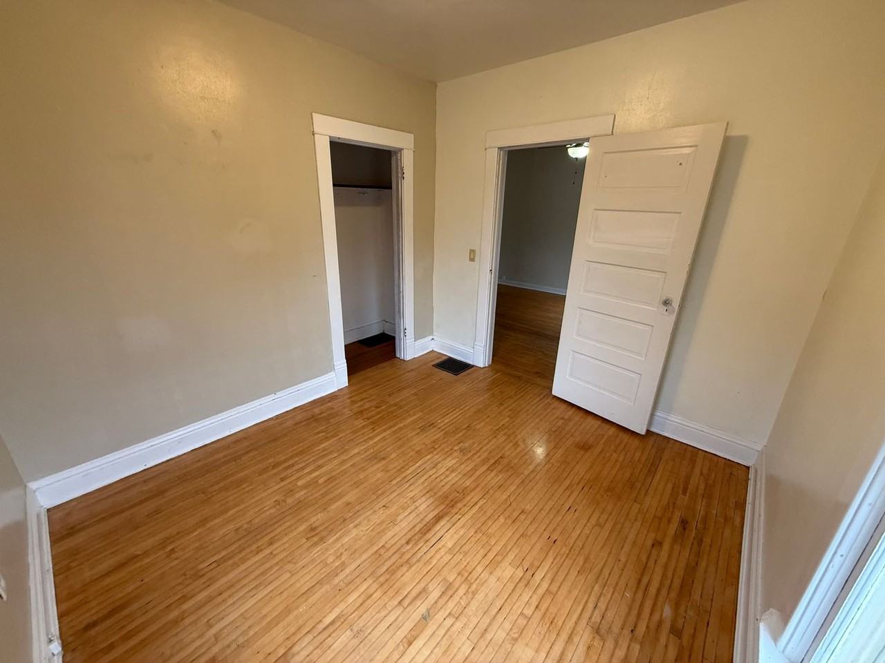 107 4th Ave Se - Photo 7 of 19