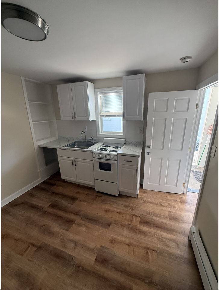 586 West Main Street - Photo 4 of 9