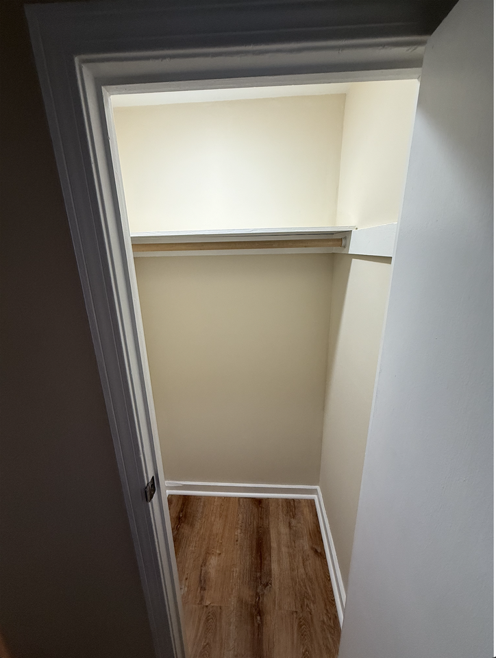 586 West Main Street - Photo 7 of 9