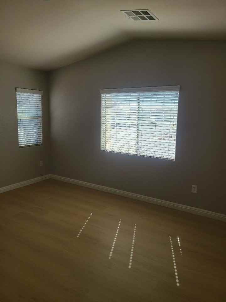4820 Violet Bay Ct - Photo 2 of 12