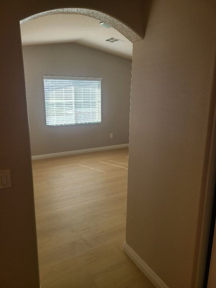 4820 Violet Bay Ct - Photo 4 of 12